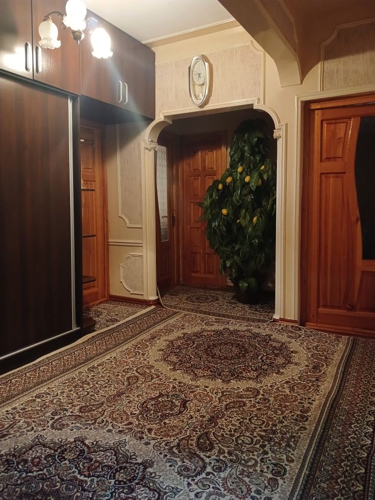 Срочно продаётся своя 5ком квартира,Сергели 6,Машина базар,Дехкон база