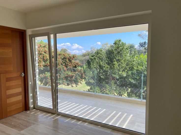 Демонтаж старых и установка новых окон, дверей и витражей — B Plast