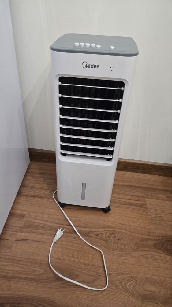 Вентилятор Midea