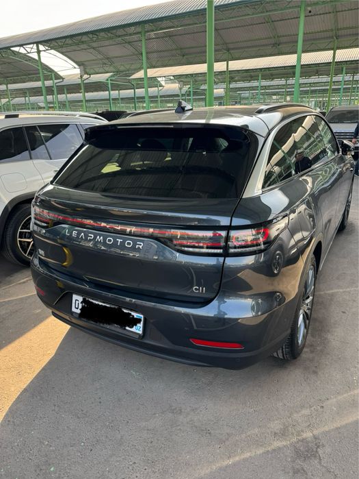 Leapmotor c11 смарт в идальном состянии 2023 года с запас ходом 650 к