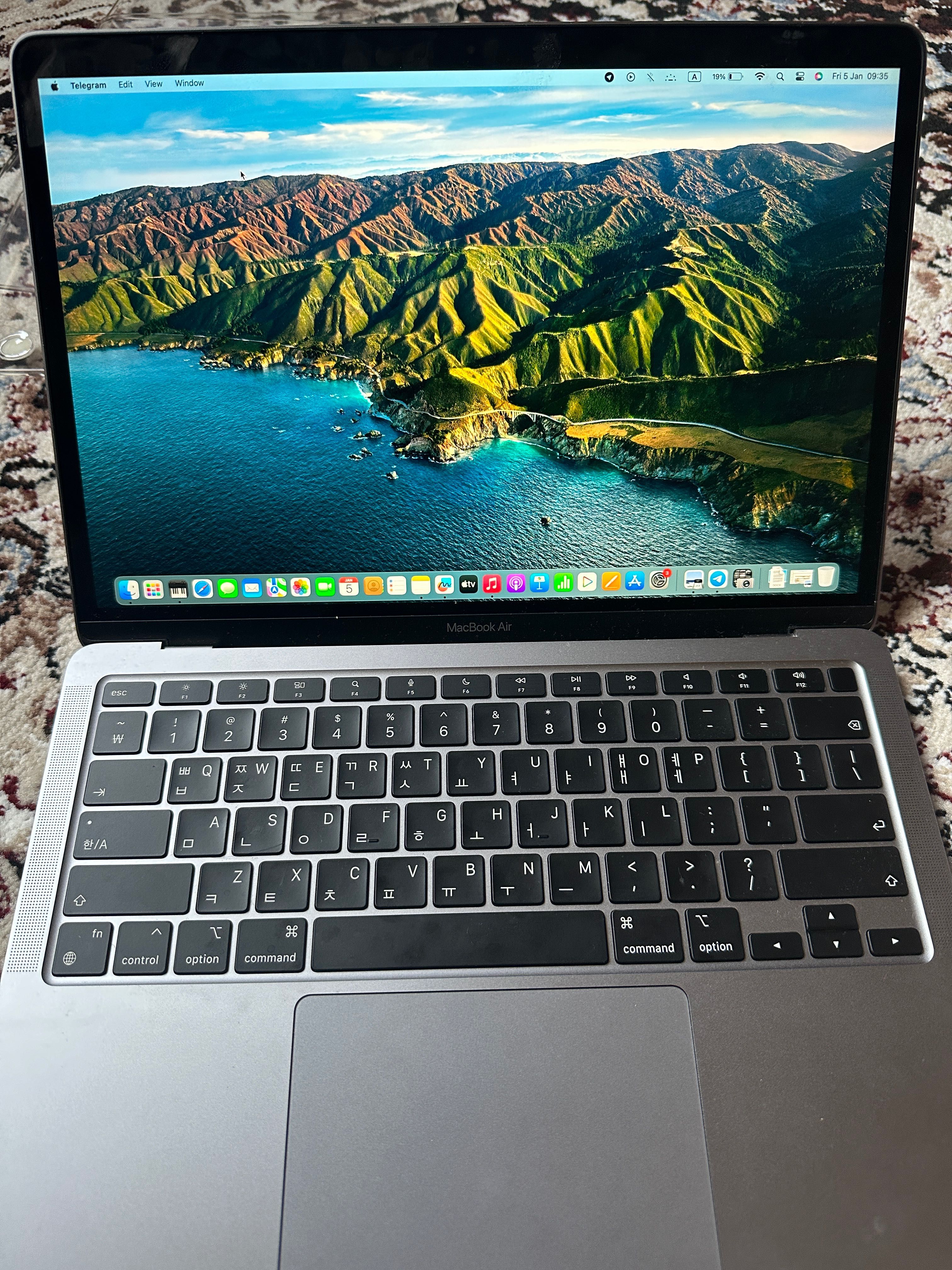 Apple Macbook Air