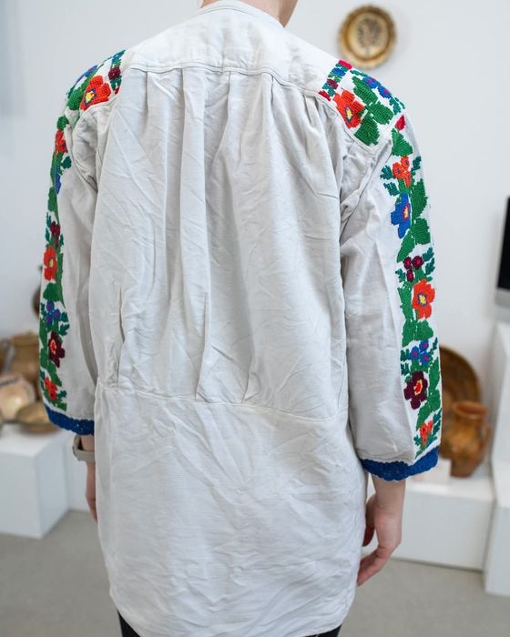 Ie/costum traditional/popular/cusută manual/moldovenesc