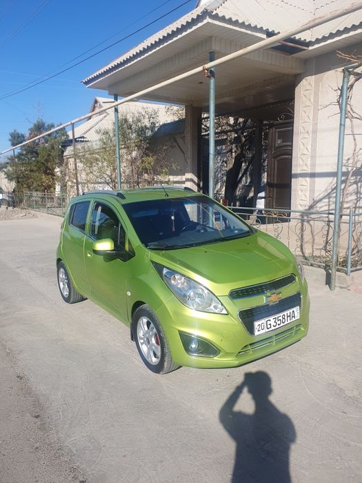Chevrolet spark 2012 года
