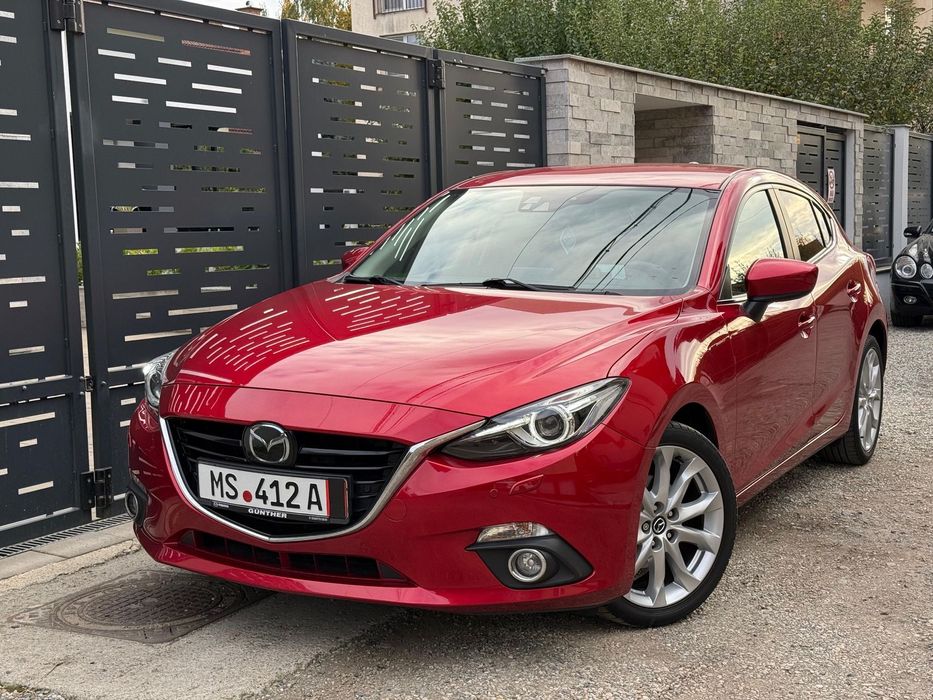 Mazda 3 *BiXenon/Head Up/Distronic/Line Assist/Camera/Key Less/BOSE*Full