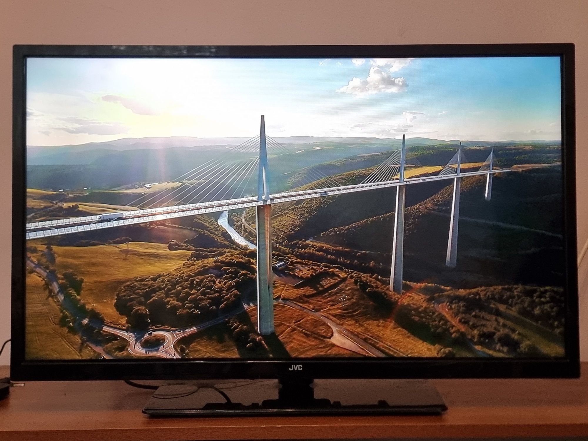Smart Телевизор / JVC - 32" - YouTube,

Netflix, Цифрова + Ефирна