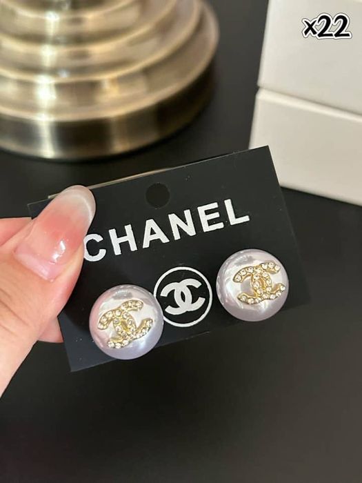 C*H*A*N*E*L обеци колие