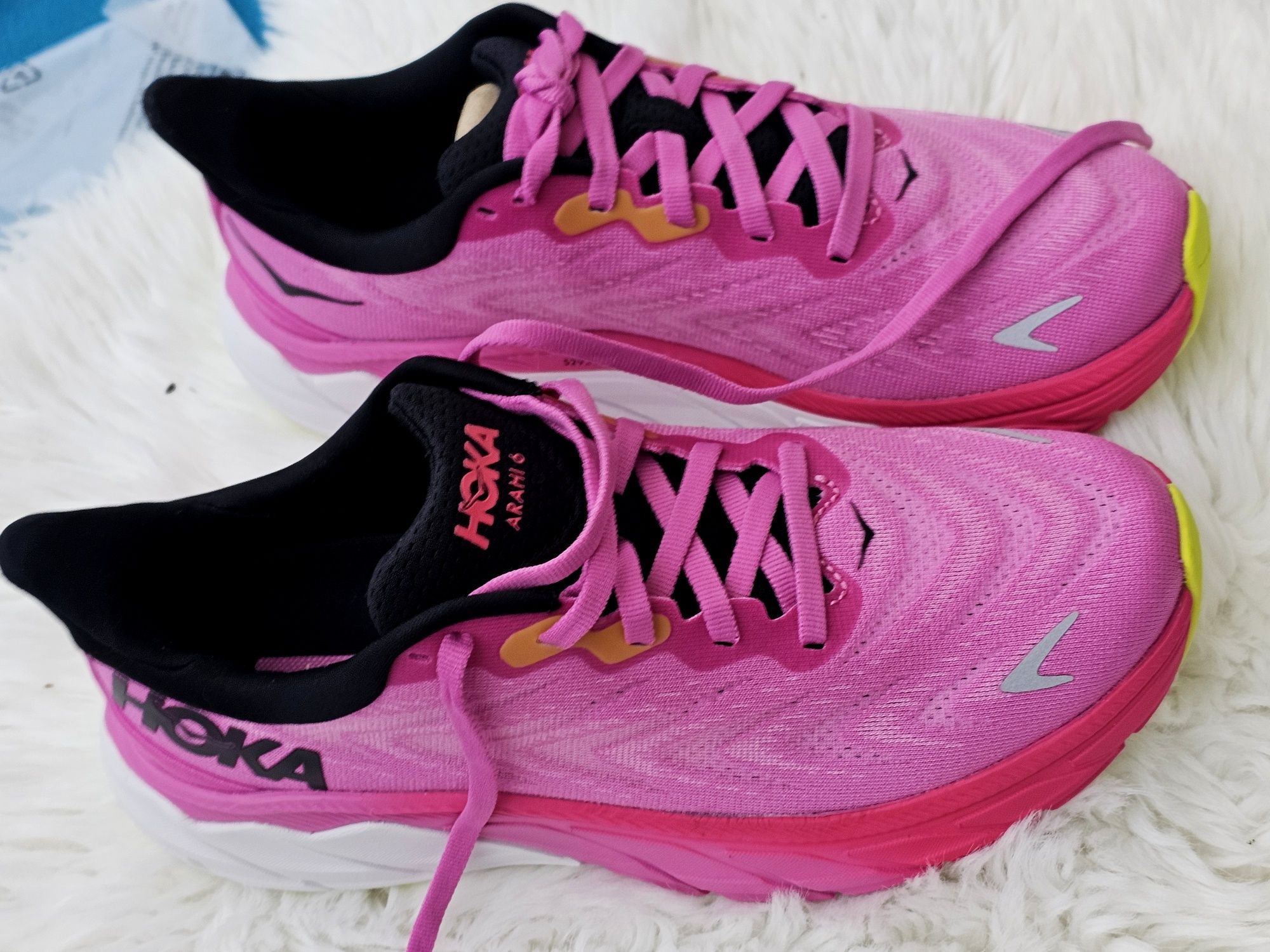 Hoka Arash 6 оригинални дамски сникърси 38  2/3 нови