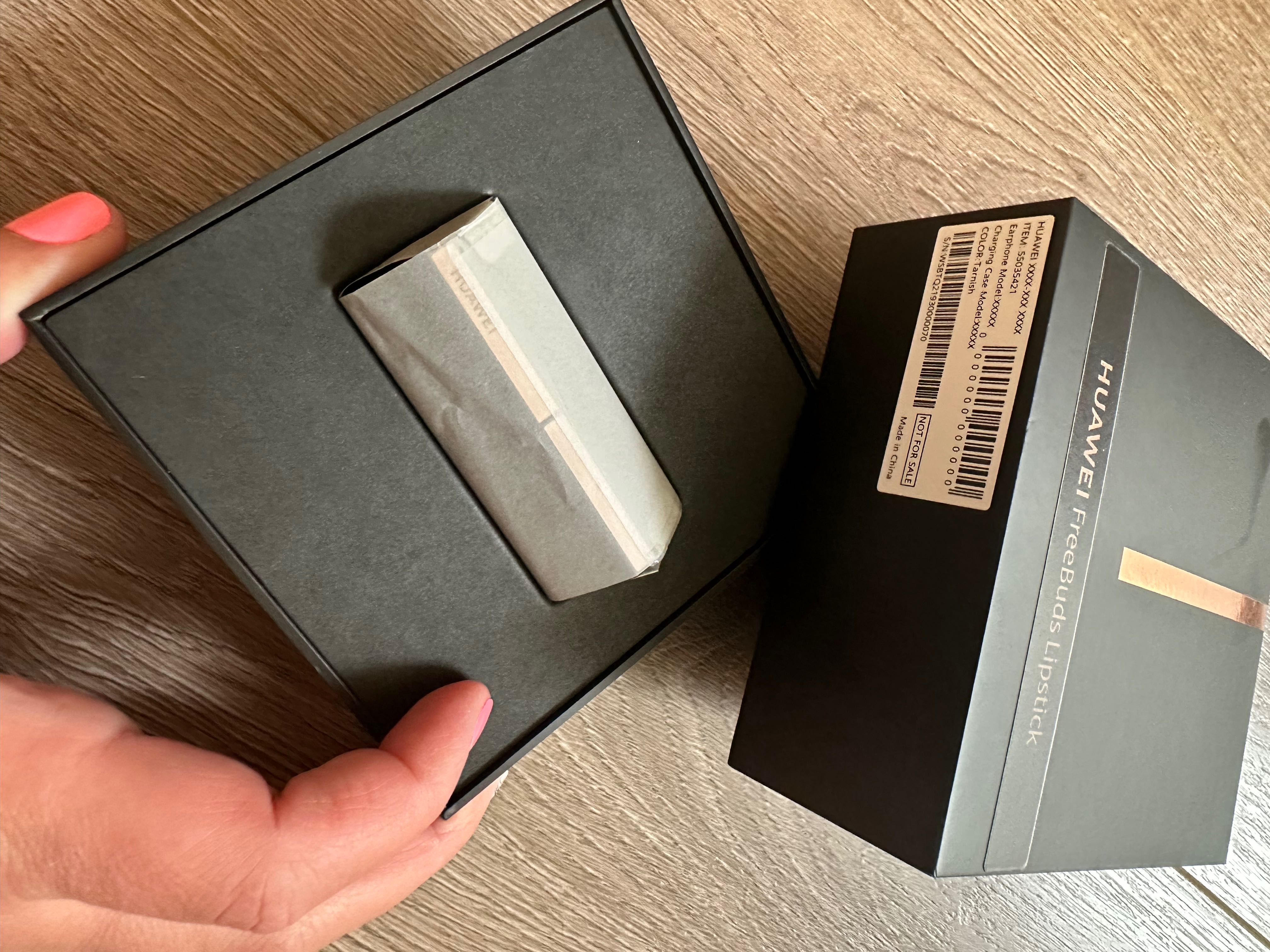 Чудесен за Коледен подарък -Безжични слушалки Huawei Freebuds Lipstick