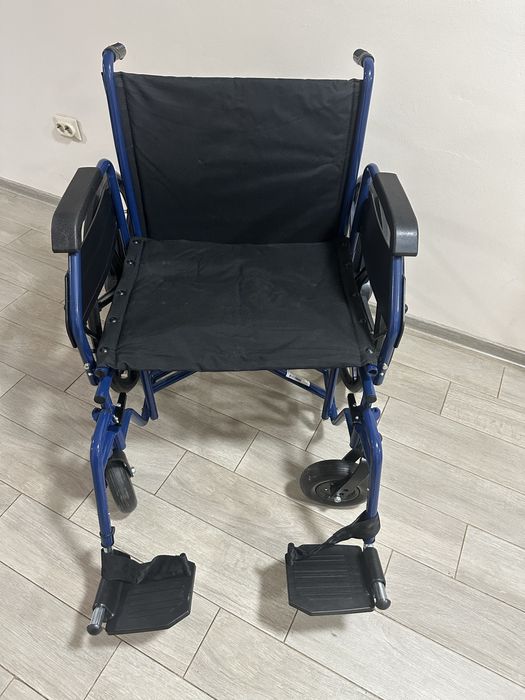 Scaun cu rotile pentru personele cu dizabilitati