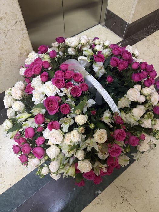 Корзина букета роз