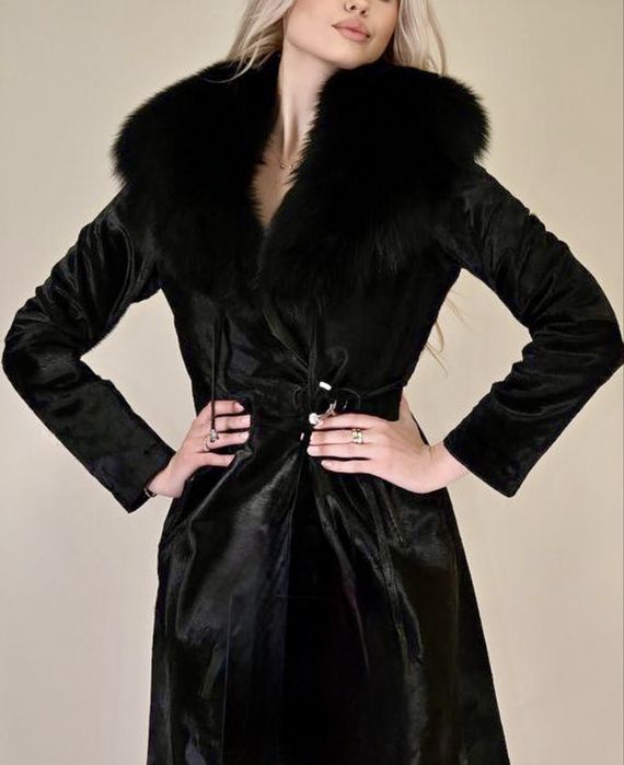 Палто от Пони с Яка от Лисица, купено за 1251лв, продава се за 529лв