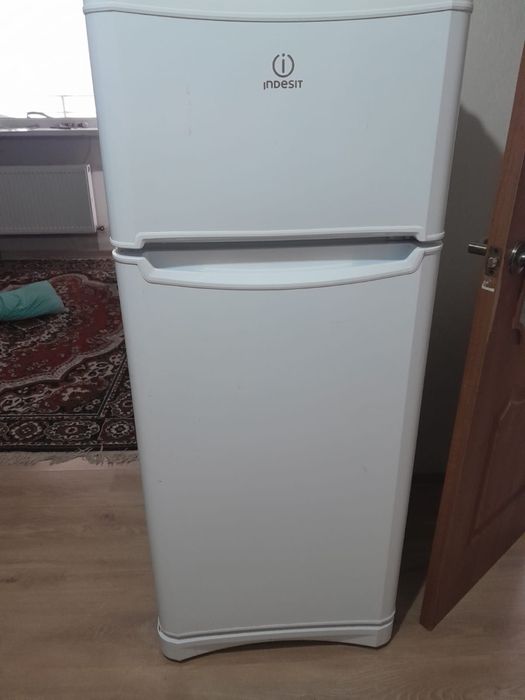 Продам холодильник