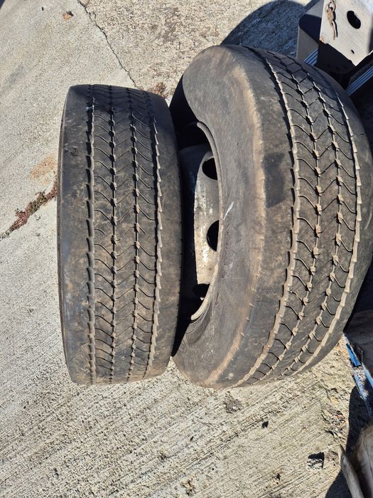 Roți umflate 285/70R19.5 cu 8 gauri