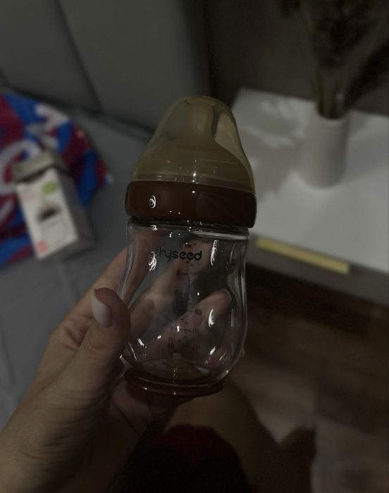 Продам бутылочку стекло Thyseed оригинал  новая !