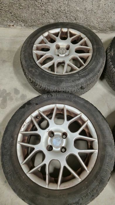 Продавам комплект джанти 15" със зимни гуми 185/65/15