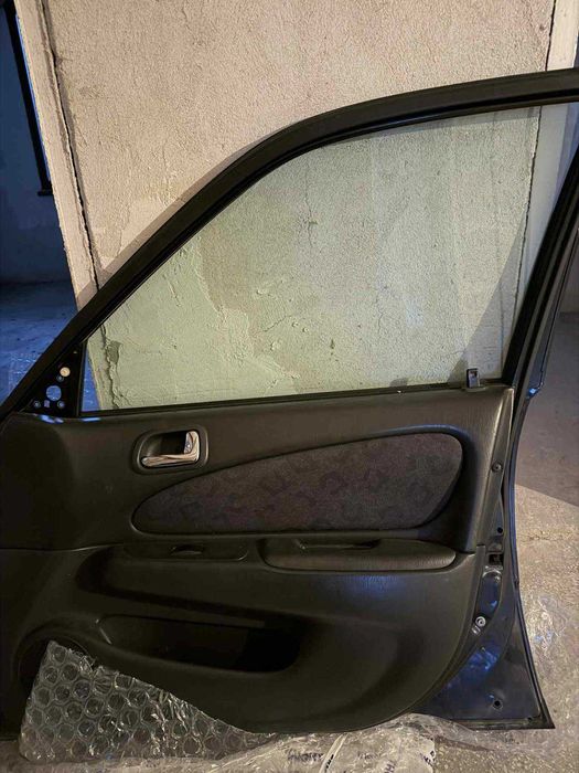 Предна дясна врата за Тойота Корола Е11