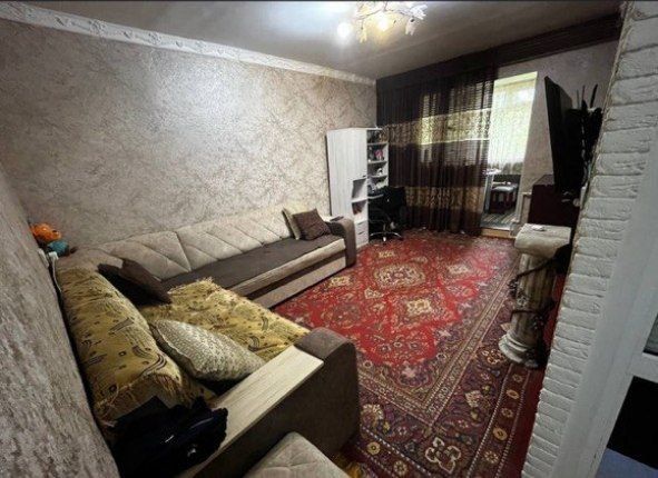 Продаётся квартира 2/4/4 ТТЗ Диадора