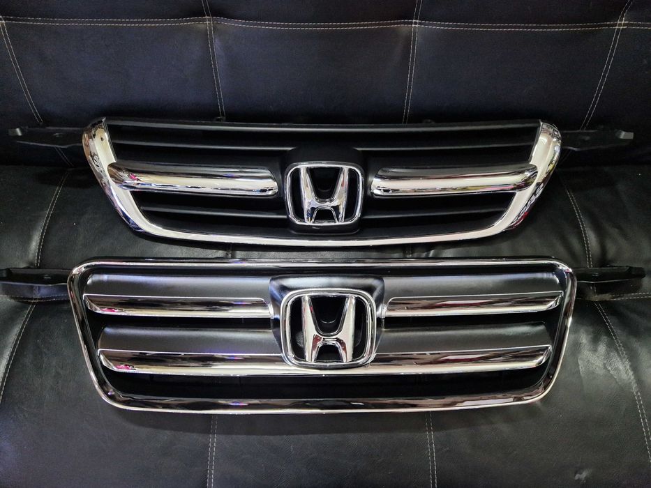 Решетка радиатора HONDA CR-V 01-06 В наличии новая