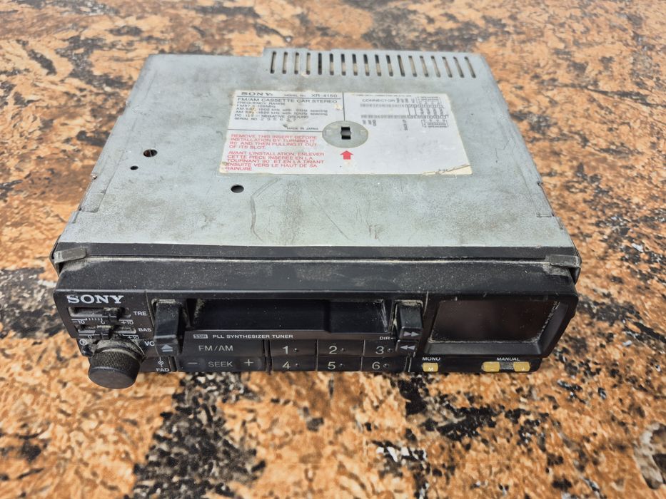 Radio Casetofon auto marca Sony model XR-4150 made in japan