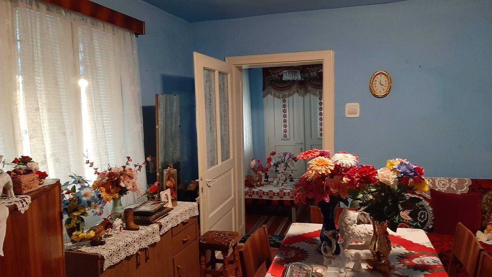 Casa si gradina in Chetani