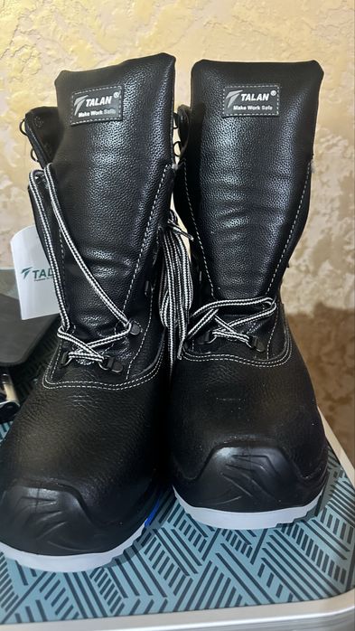 Продам ботинки профессиональные