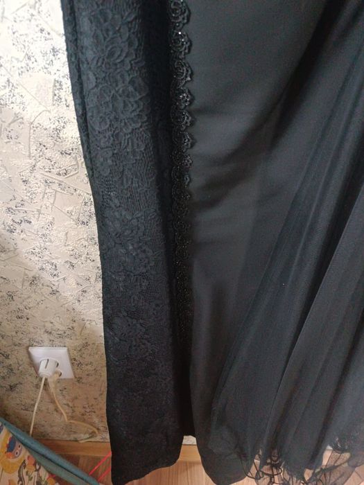 Вечернее платье черного цвета