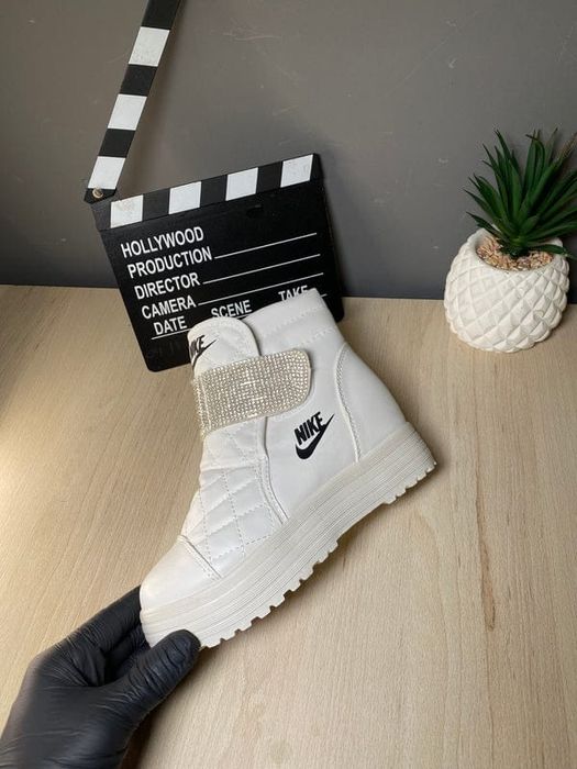 Adidasi tip gheata îmblănite