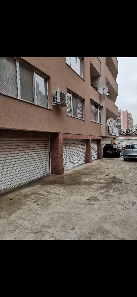 Продава се Гараж / Паркомясто в Кърджали, Възрожденци - 32 кв.м за 718 €/кв.м - Снимка #1