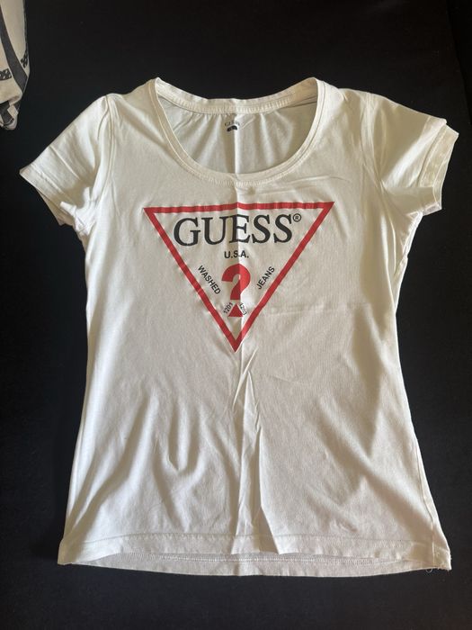 Тениска с къс ръкав на Guess