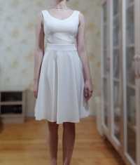 Белое платье летнее, размер М, 180.тыщ