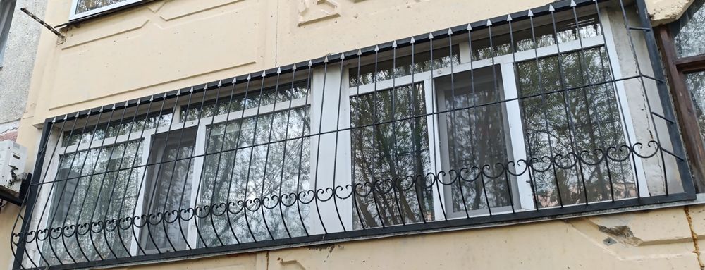 Решетки на окна.