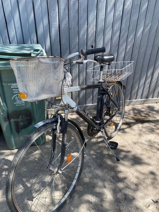 De  vânzare 3 biciclete    pe 28"