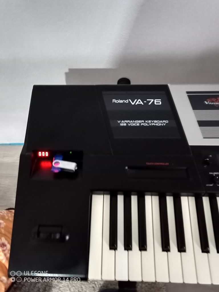 Vand/Schimb Orgă Roland VA76