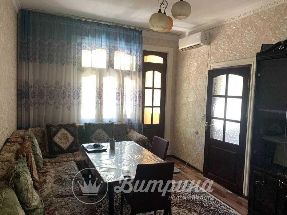 2/2/5 БИЙ, Художники