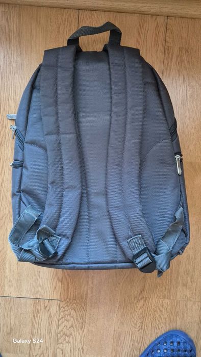 Продавам раница  American Tourister