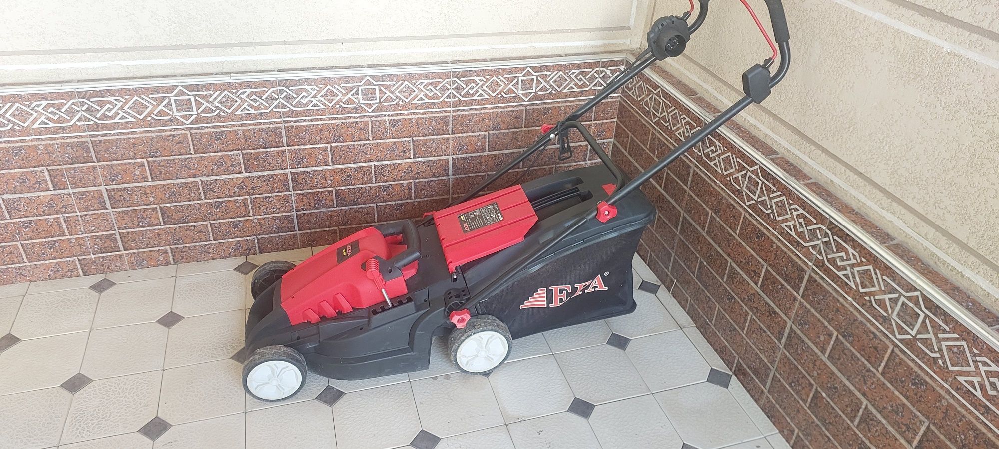 Газонокасилка EPA