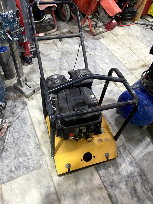 Виброплита (вибротрамбовка)  БУ 150.000 тг