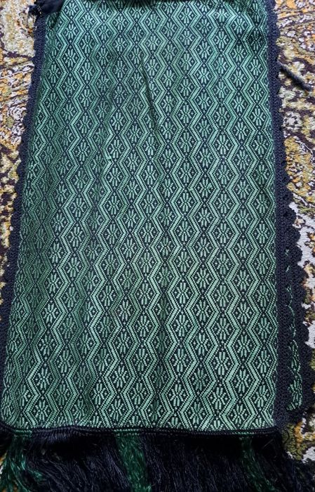 Soarte ,catrinte cu matase verde
LUNGIME-72CM
LĂȚIME-40CM
IN PRVAT DE