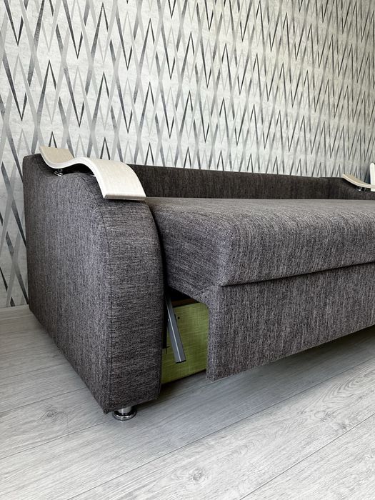 Продам диван в состоянии нового !