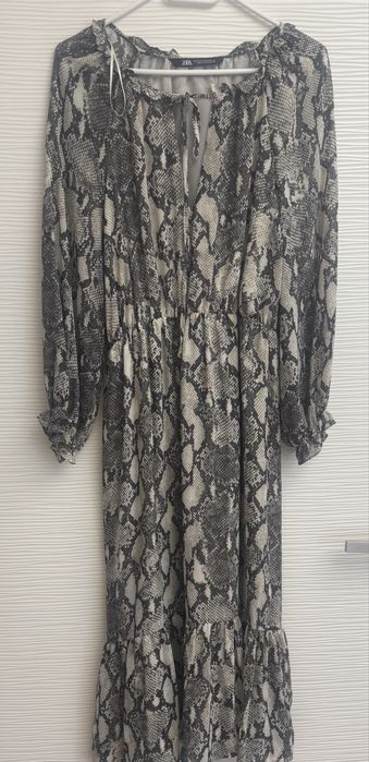 Рокля зара с животински мотивив в размер хс