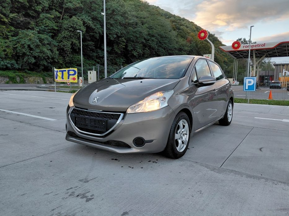 Peugeut 208 1,6 diesel an 2013 euro 5 Navigație/Incalzire scaune /