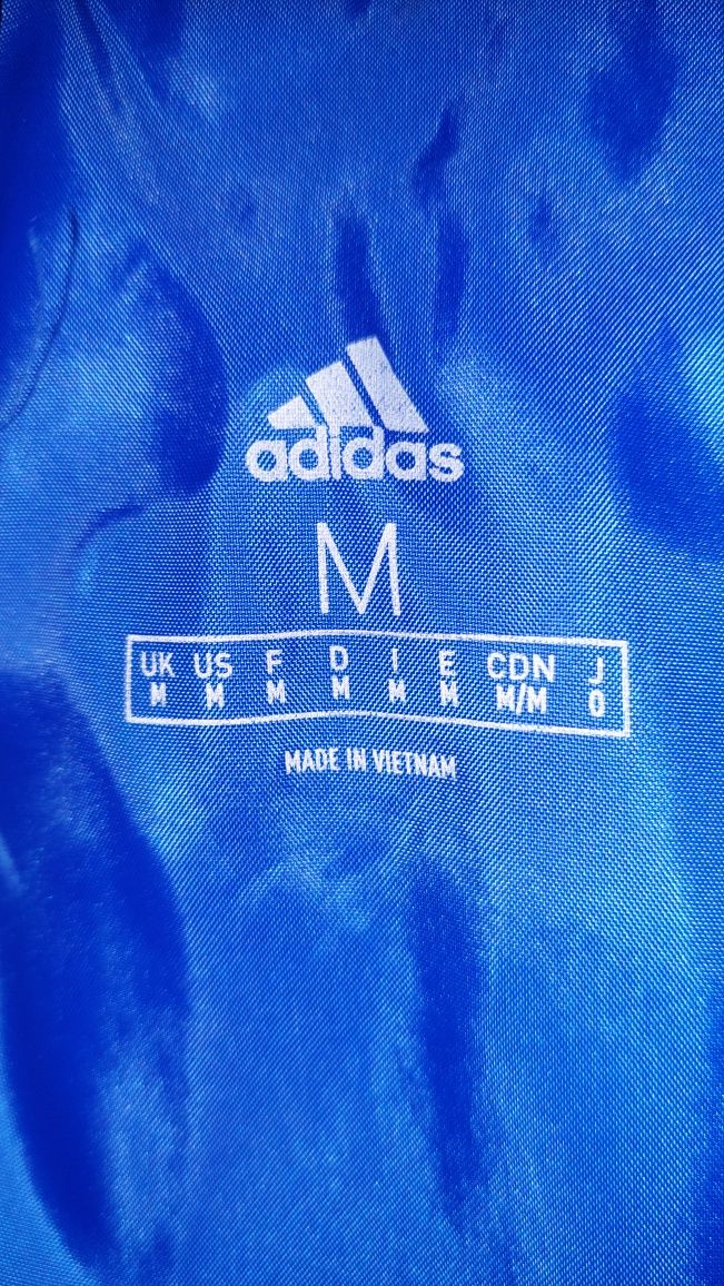 Яке Adidas  с изолация