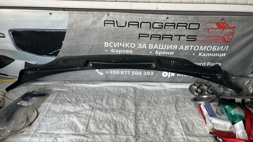 VW Touran 1 решетка под чистачки