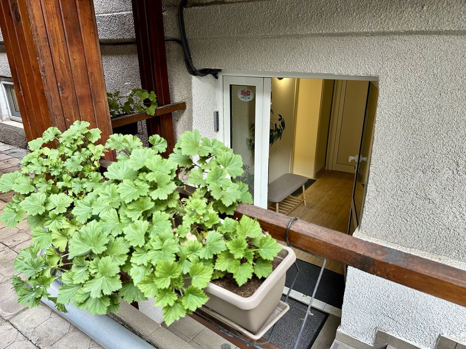 Имот ПОД НАЕМ, подходящ за офис, учебен център адв.Кантора и др.