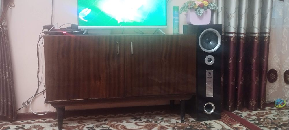 Тумбчка Эски мебеллардан жуда бакувват янгидек турибди