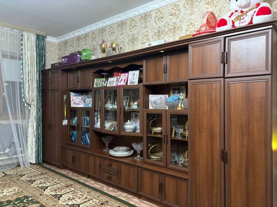 Стенка 5ти предметной,два шкафа вещевой,