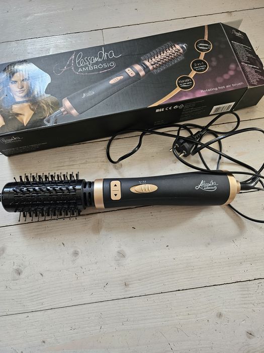 Въртяща се четка / сешоар