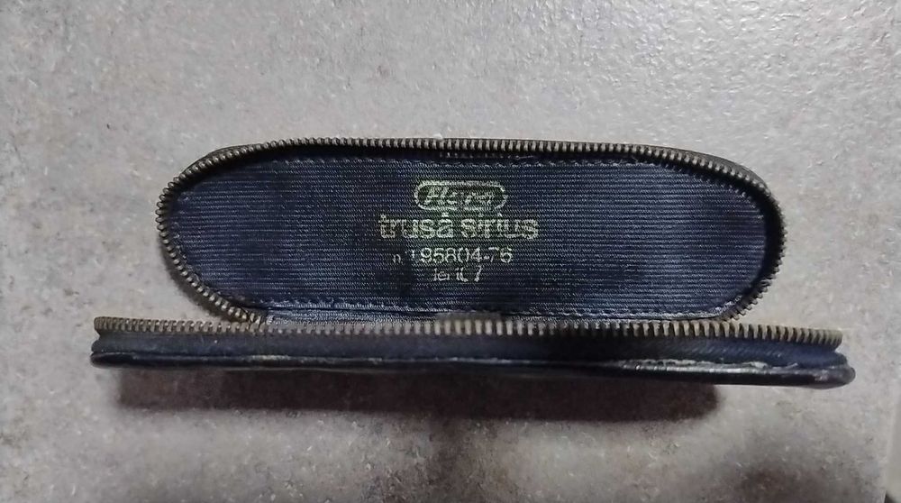Etui (trusă Sirius) din piele marca Flaro, perioada comunistă, an 1976