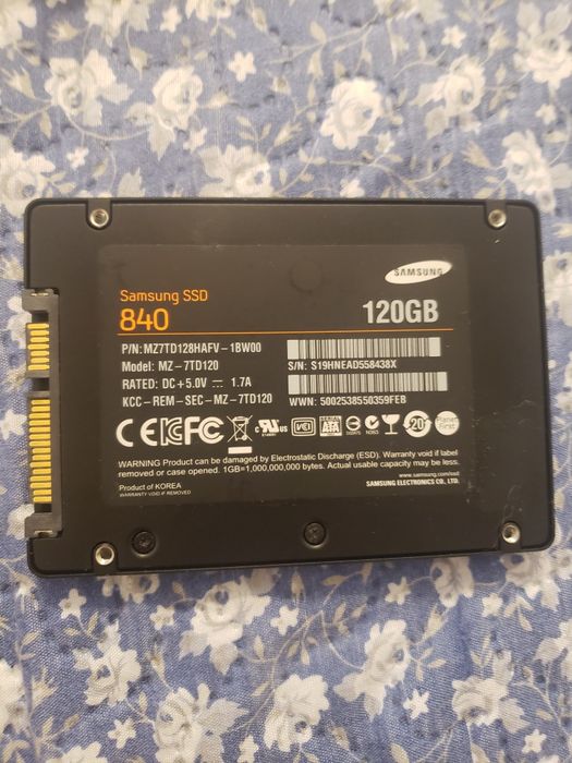 2buc ssd 1buc hdd