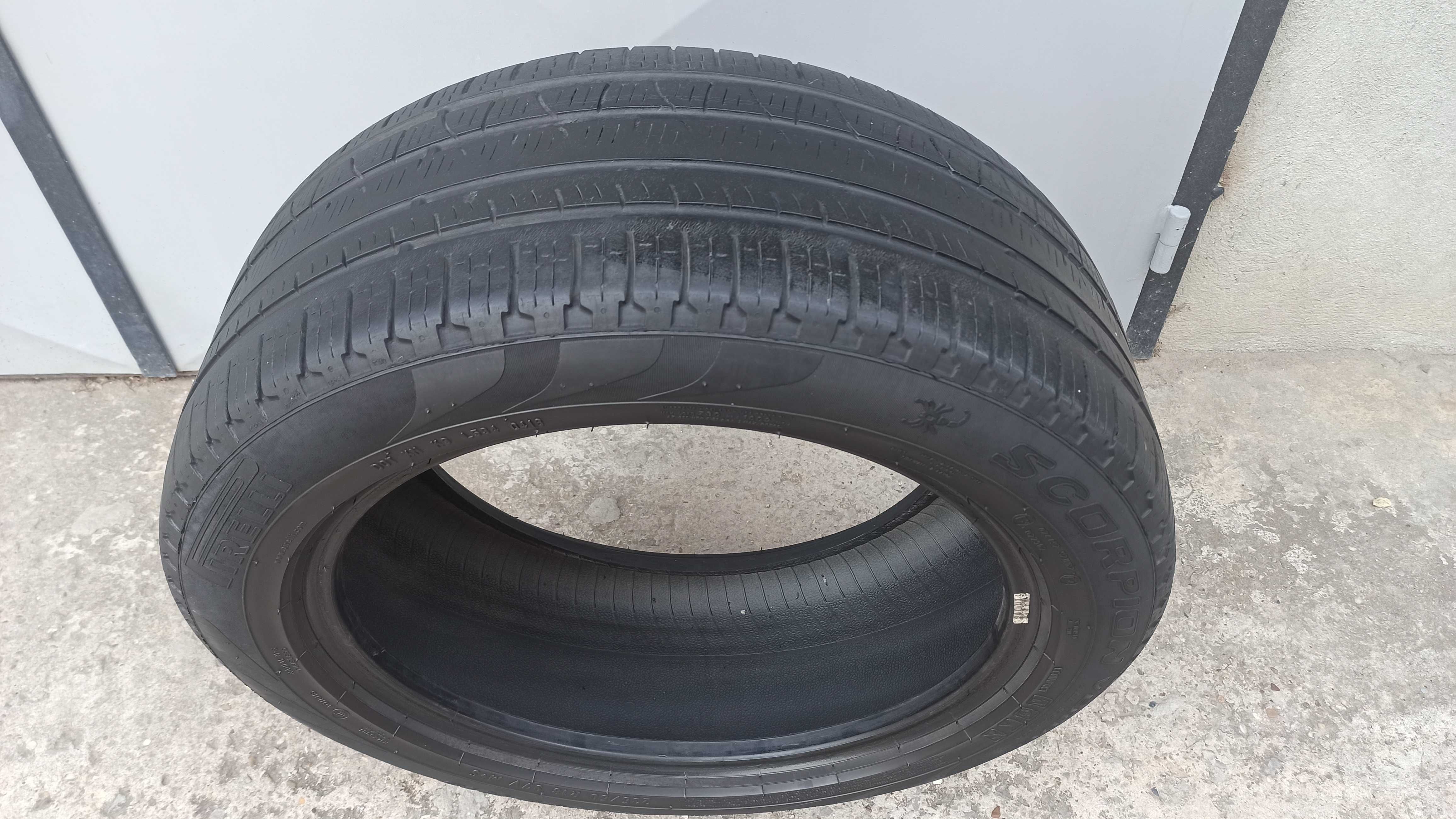 Гуми PIRELLI 235/50/18 всесезонни 2бр.